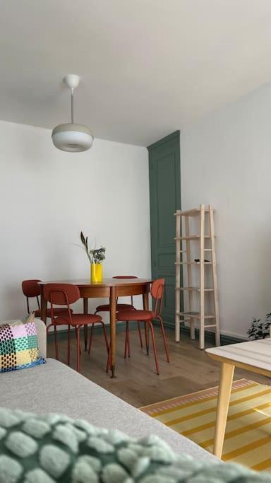Au Coeur Du Centre Apartment
